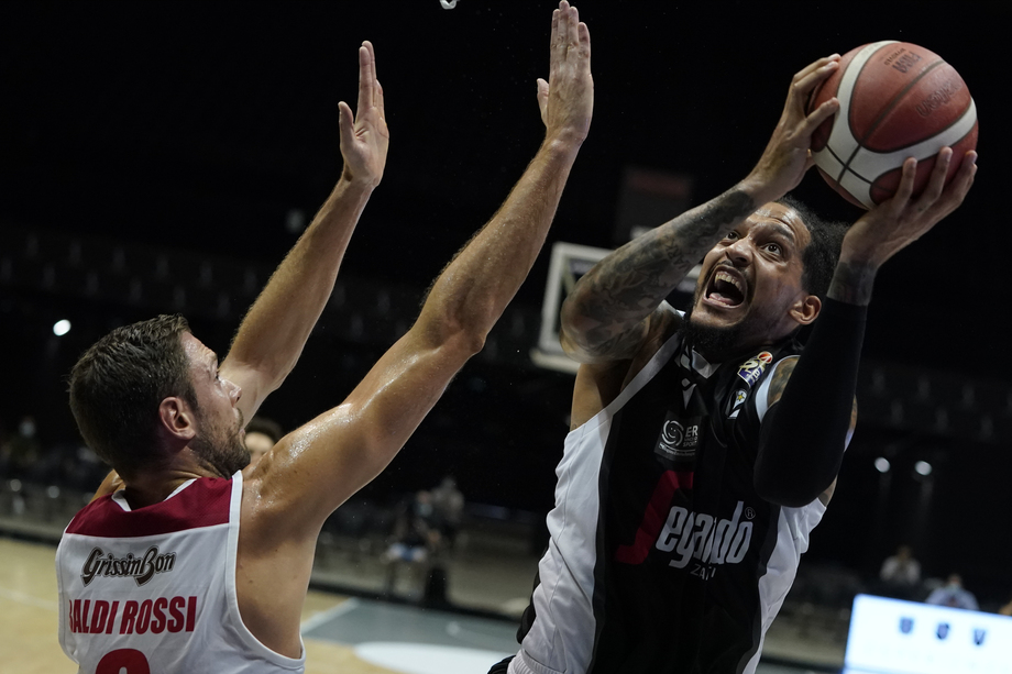 Eurosport Supercoppa, la Segafredo Bologna batte l'UNA Hotels Reggio Emilia e si qualifica per la Final Four