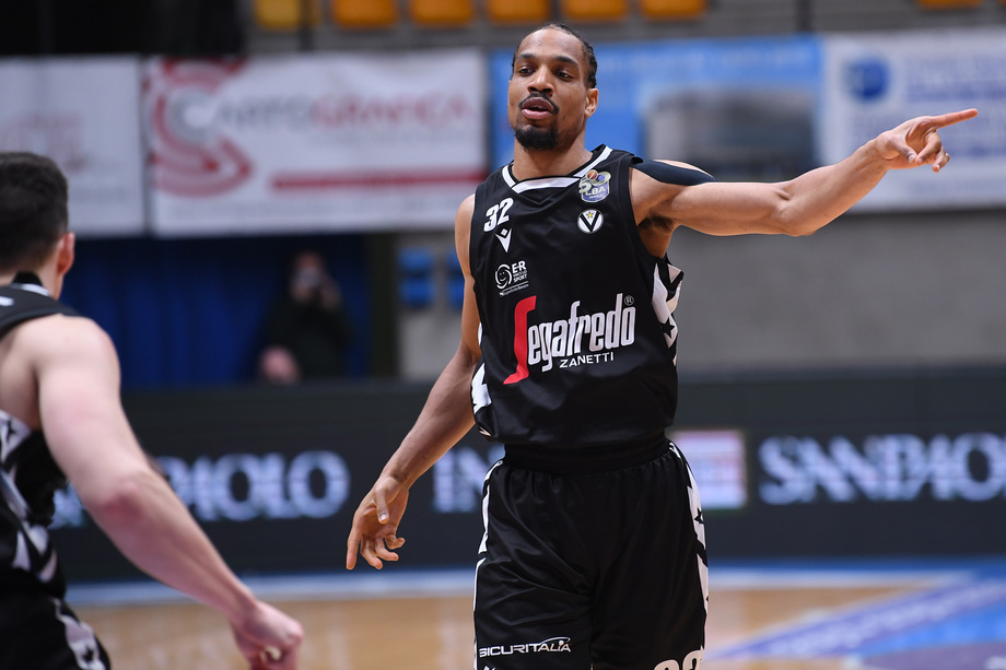 Virtus Segafredo Bologna, Vince Hunter con 28 punti alla sua miglior prestazione in A
