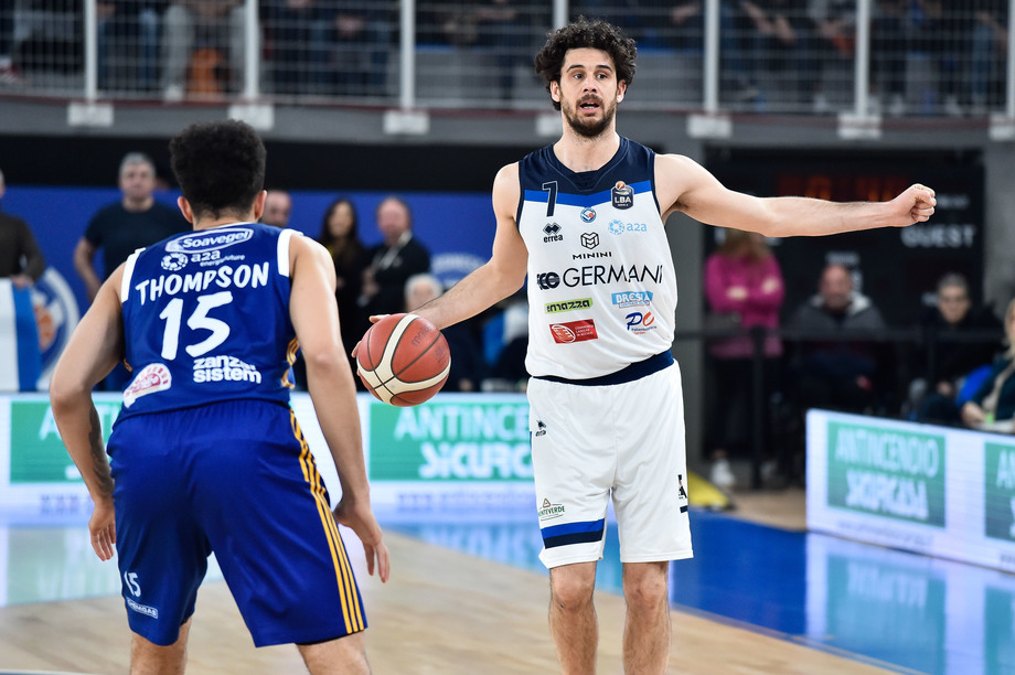 I numeri della giornata che si apre con l'anticipo tra Fortitudo Bologna e Roma. Banks a 2 triple da quota 150 in A, a Vitali mancano 8 assist per raggiungere Pozzecco