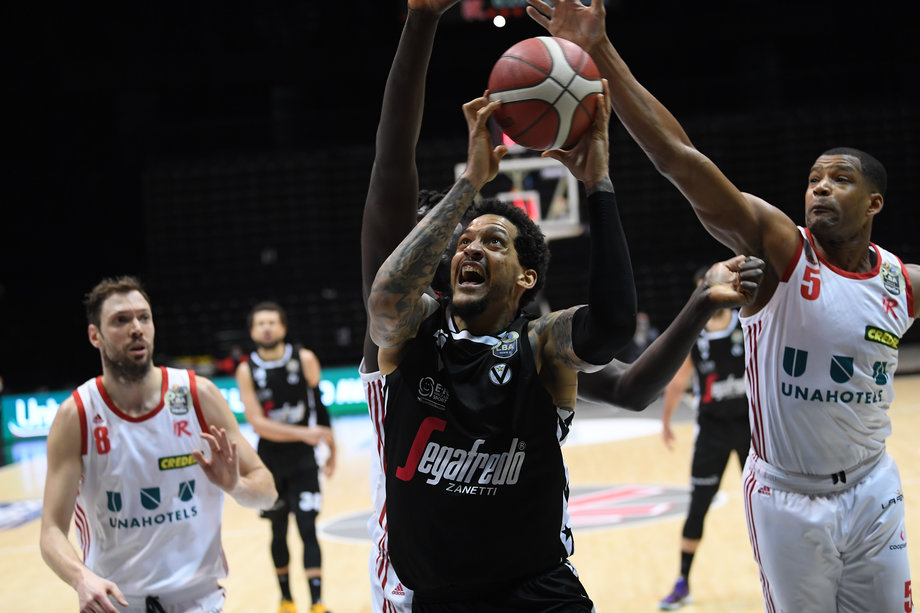 Serie A UnipolSai: il posticipo è della Virtus Segafredo Bologna che batte la UNAHOTELS Reggio Emilia