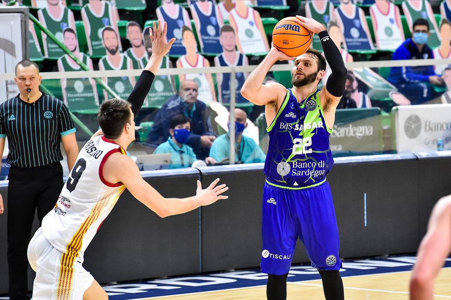 Basketball Champions League: il Banco di Sardegna in Spagna si arrende al Saragozza