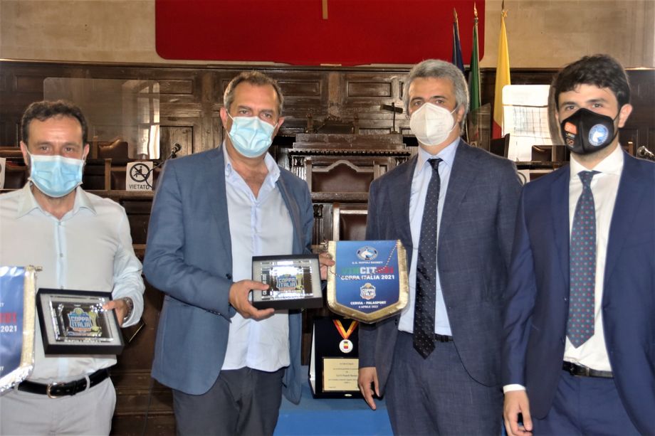 Il Napoli Basket ricevuto dal Sindaco De Magistris