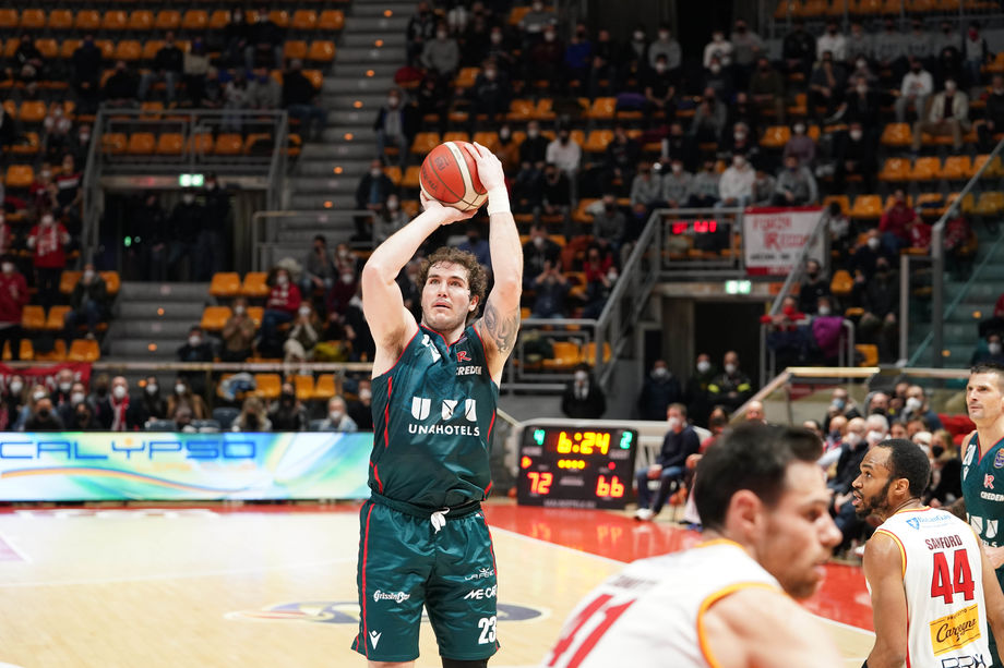 UNAHOTELS Reggio Emilia, Johnson dopo la ‘doppia-doppia’ contro Pesaro: “Sono l’uomo di energia che sa anche segnare. Siamo una squadra da playoff” 
