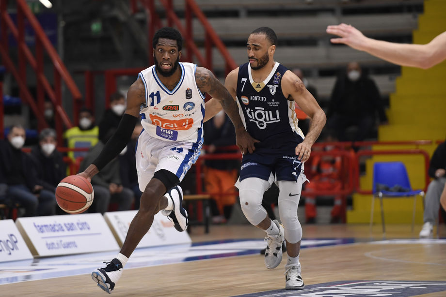 Lo scontro salvezza Fortitudo Kigili Bologna - GeVi Napoli su Rai Sport HD e Discovery + domenica alle 20.45