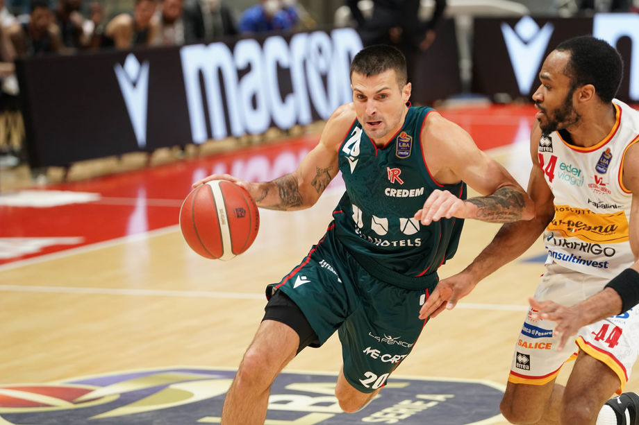 UNAHOTELS Reggio Emilia, Cinciarini e l’arte del playmaking: “Passare la palla è la gioia più bella del mio lavoro. Chris Paul è il modello da seguire”