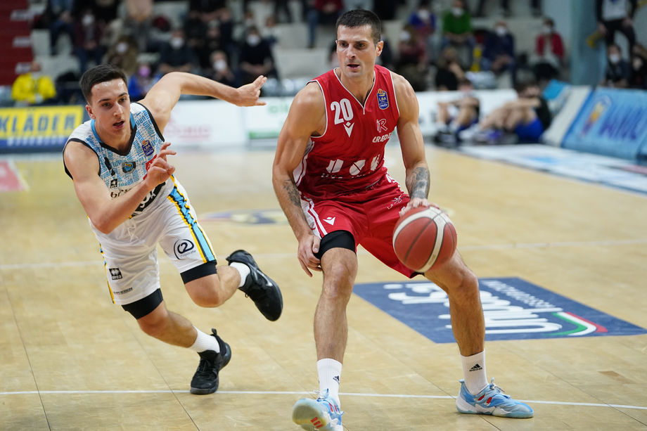 UNAHOTELS Reggio Emilia, nel successo di Cremona Andrea Cinciarini pareggia il record all-time di assist  (18) in una partita realizzato da Luca Vitali