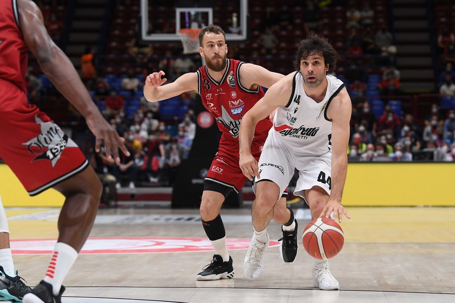 La Virtus Segafredo Bologna vince nuovamente in Gara 2  sul campo dell'A|X Armani Exchange Milano