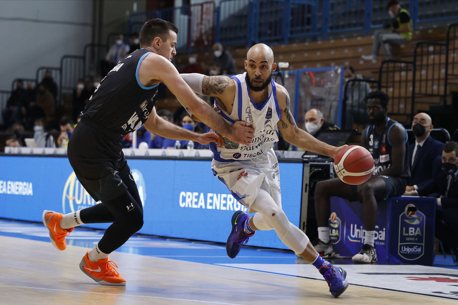Alle 20.30 Fortitudo Kigili Bologna – Banco di Sardegna Sassari: Logan a -2 dai 300 assist con la Dinamo in Serie A