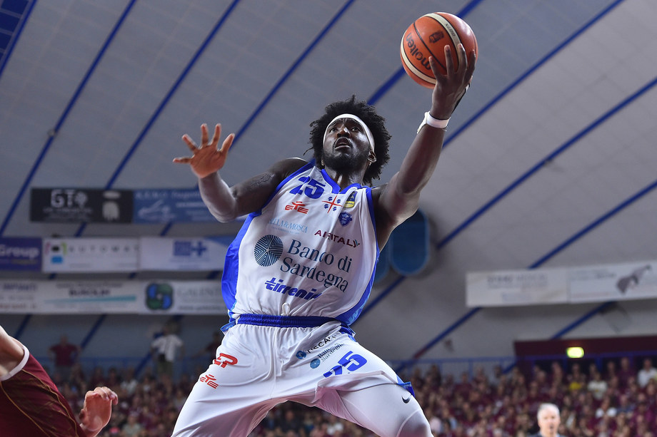 Banco di Sardegna, in gara2  per Thomas 18a gara di fila con più di 10 punti segnati (nei playoff 16.9 di media e quasi 10 rimbalzi). Per  Cooley 11a 'doppia doppia' (e seconda di fila)