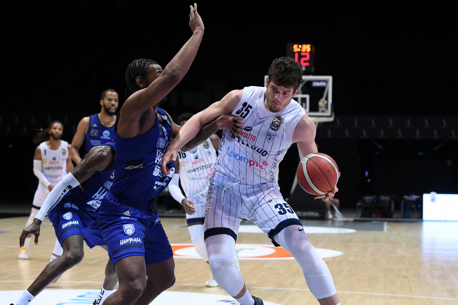 Fortitudo Lavoropiù Bologna, Leonardo Totè in prestito al Bilbao Basket fino al termine di questa stagione