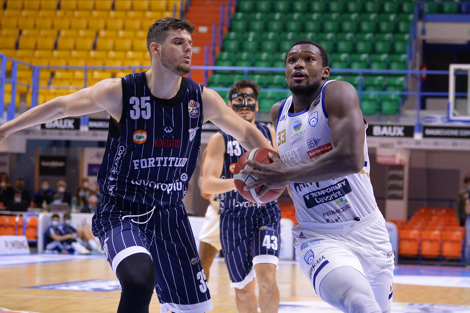 Serie A UnipolSai: il lunch match di domenica tra Fortitudo Lavoropiù Bologna e Happy Casa Brindisi