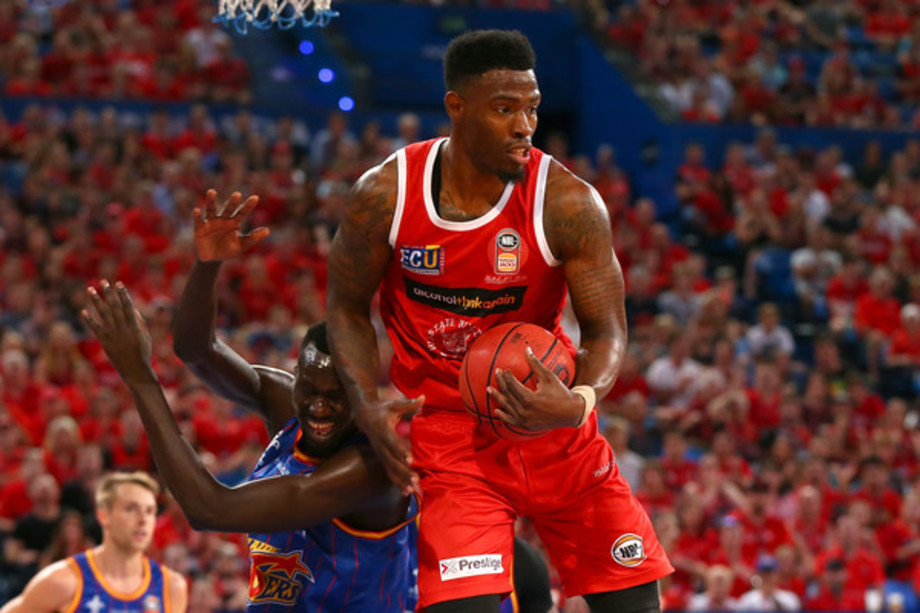 Trieste ingaggia l'ala pivot americana Derek Cooke Jr