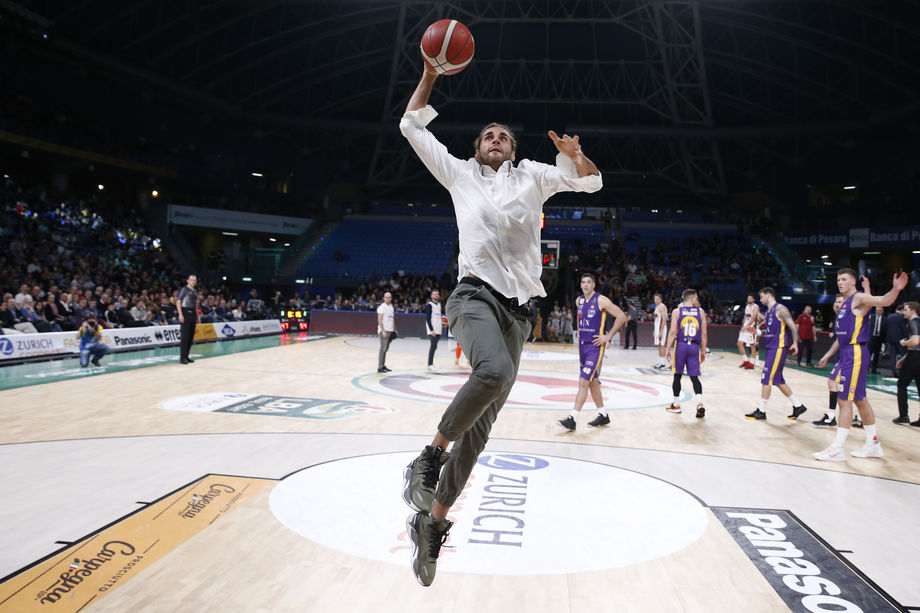 Anche il campione Olimpico Gianmarco Tamberi scende in campo oggi nell'LBA Celebrities Game alla Unipol Arena