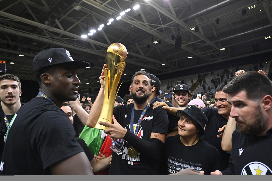Virtus Bologna, 20 anni dopo è lo scudetto numero 16 della storia 