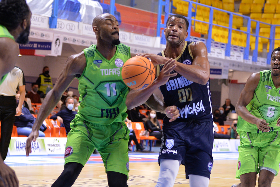 Basketball Champions League: l'Happy Casa Brindisi batte anche il Tofas Bursa