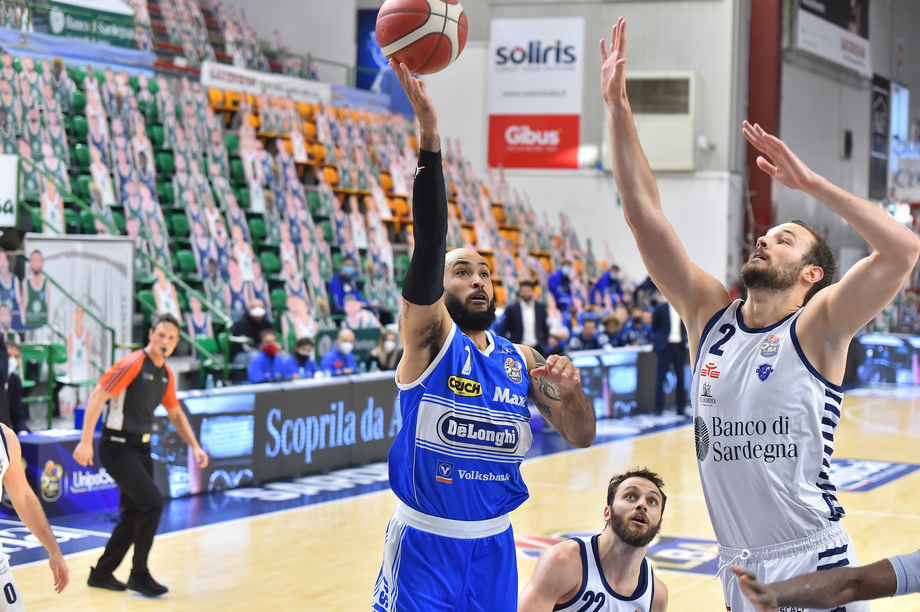 Serie A UnipolSai: il "lunch match" della domenica alle 12 tra De'Longhi Treviso e Banco di Sardegna Sassari
