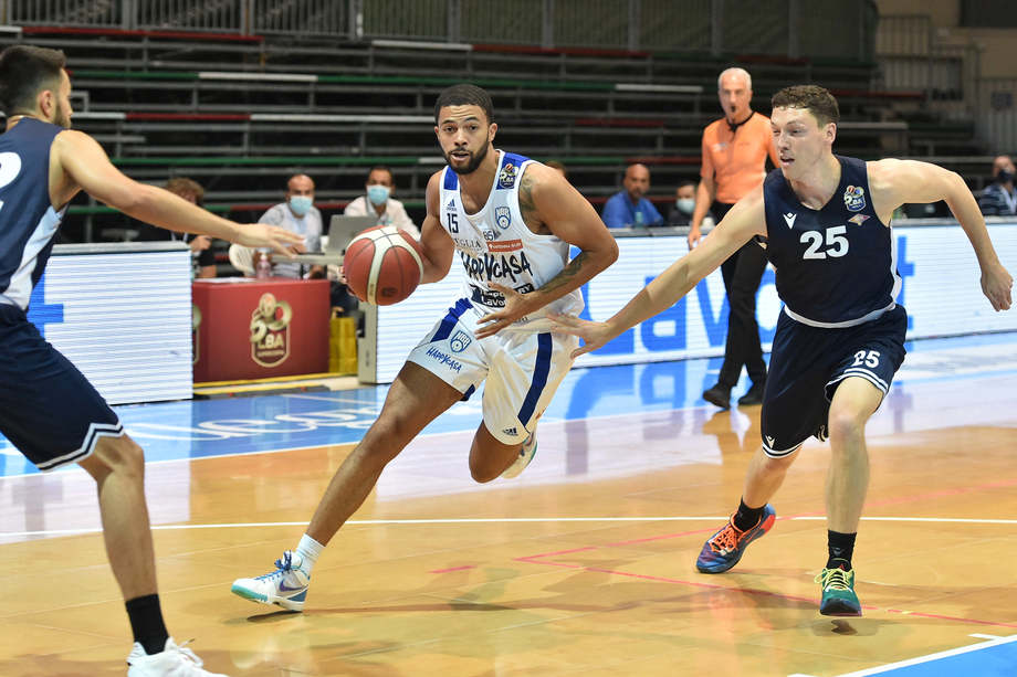 Eurosport Supercoppa: Harrison e Thompson trascinano l'Happy Casa Brindisi alla prima vittoria contro Roma