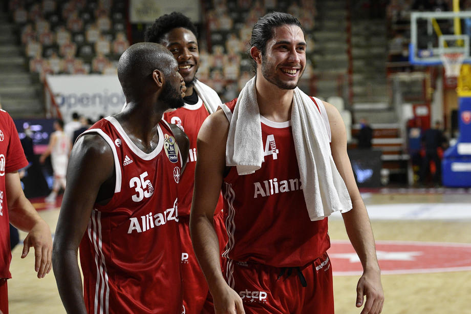 I primi verdetti a una giornata dal termine: Acqua S. Bernardo Cantù è ultima, con l'Allianz Trieste qualificata resta un solo posto per i playoff