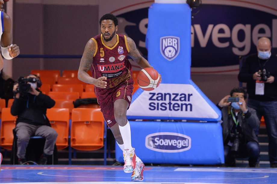 Serie A UnipolSai: alle 17 su Eurosport 2 Umana Reyer Venezia - Vanoli Cremona. Stone a tre assist da quota 500 in oro-granata