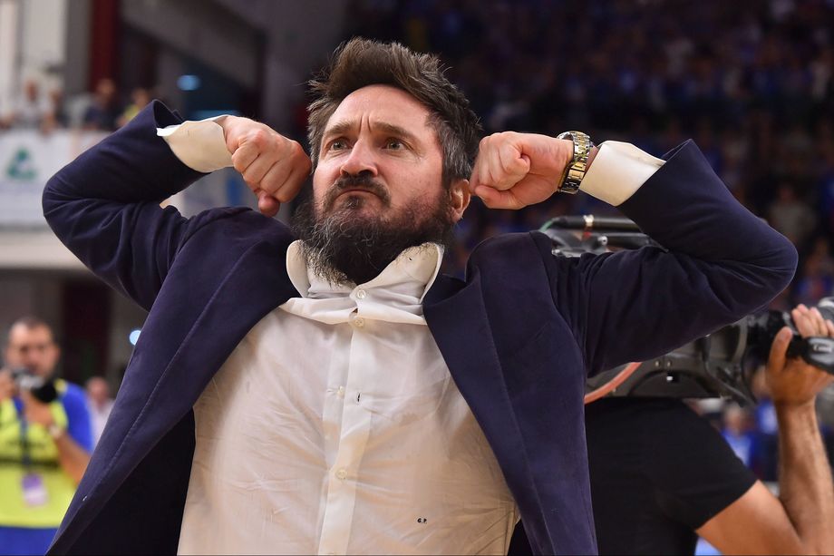 Coach Pozzecco alla guida della Dinamo fino al 2022