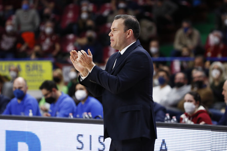 La rivoluzione dell’Openjobmetis Varese spiegata da coach Roijakkers: “Ho cercato di semplificare le cose, basando tutto sull’energia”