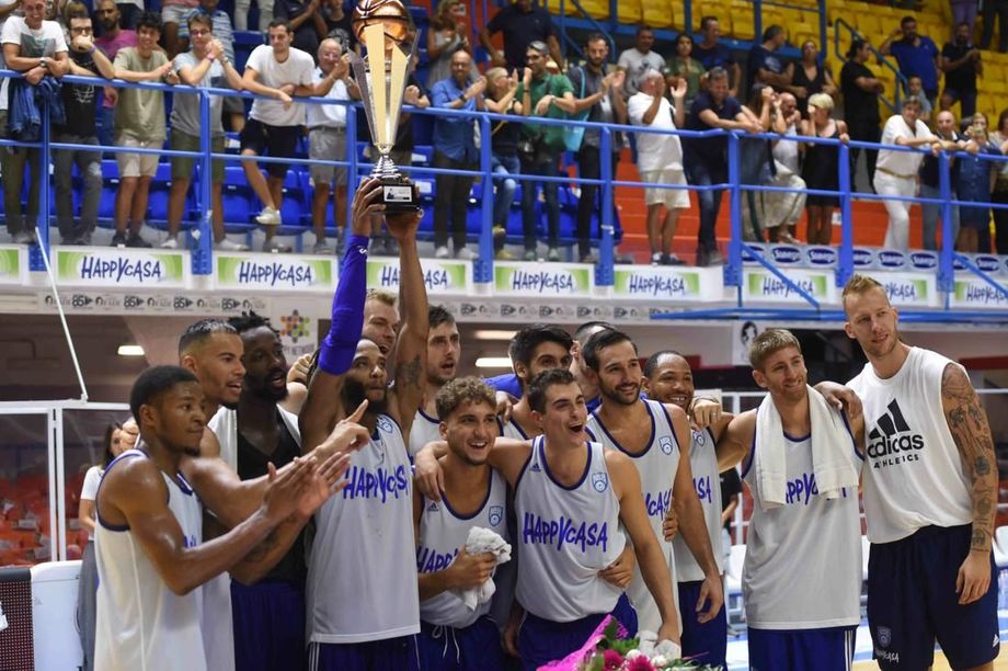 L'Happy Casa Brindisi vola con Banks e batte anche il Buducnost nella finale del 'Pentassuglia'