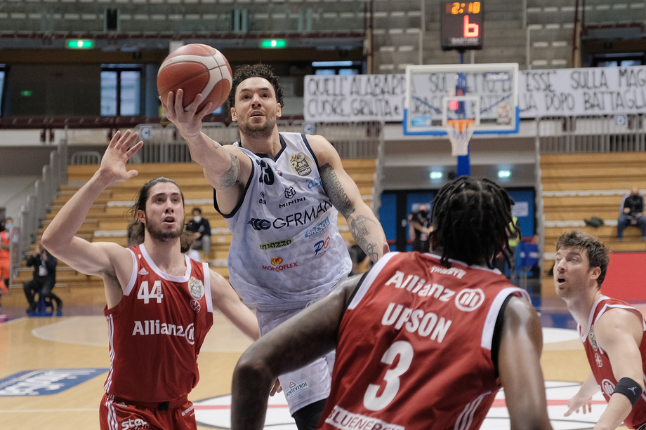 Serie A UnipolSai: nel finale la Germani Brescia vince sul, campo dell'Allianz Pallacanestro Trieste