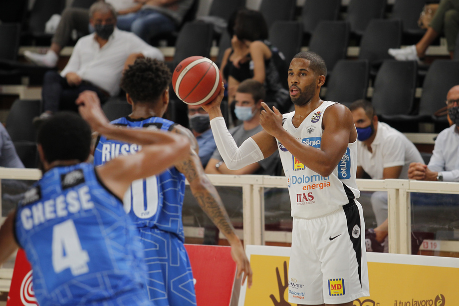 Eurosport Supercoppa: Browne (29 punti e 5 assist) guida la rimonta della Dolomiti Energia Trentino sulla De'Longhi Treviso
