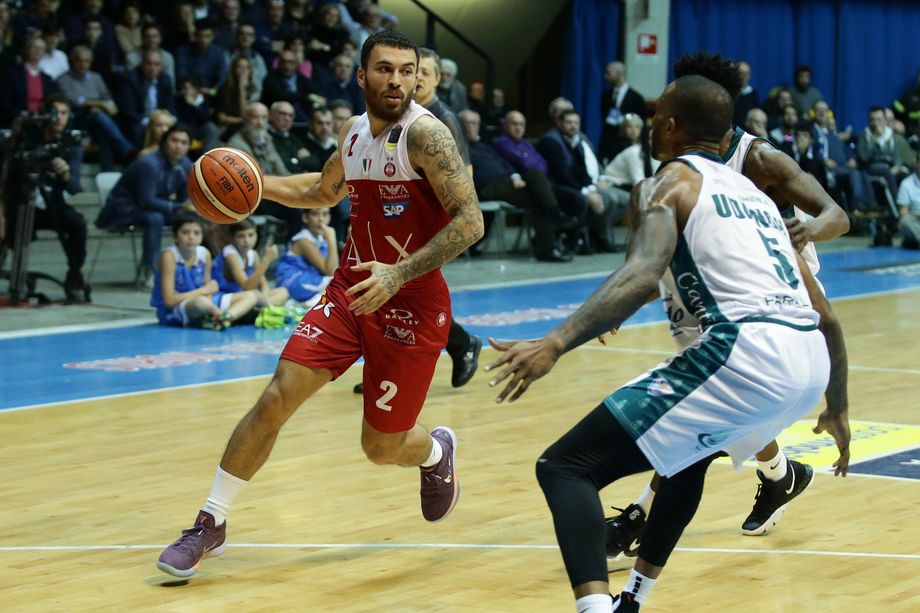 La curiosità: a Sassari Milano prova a eguagliarsi con il 10° successo di fila dall'inizio del campionato (era già accaduto nel 2016-17)
