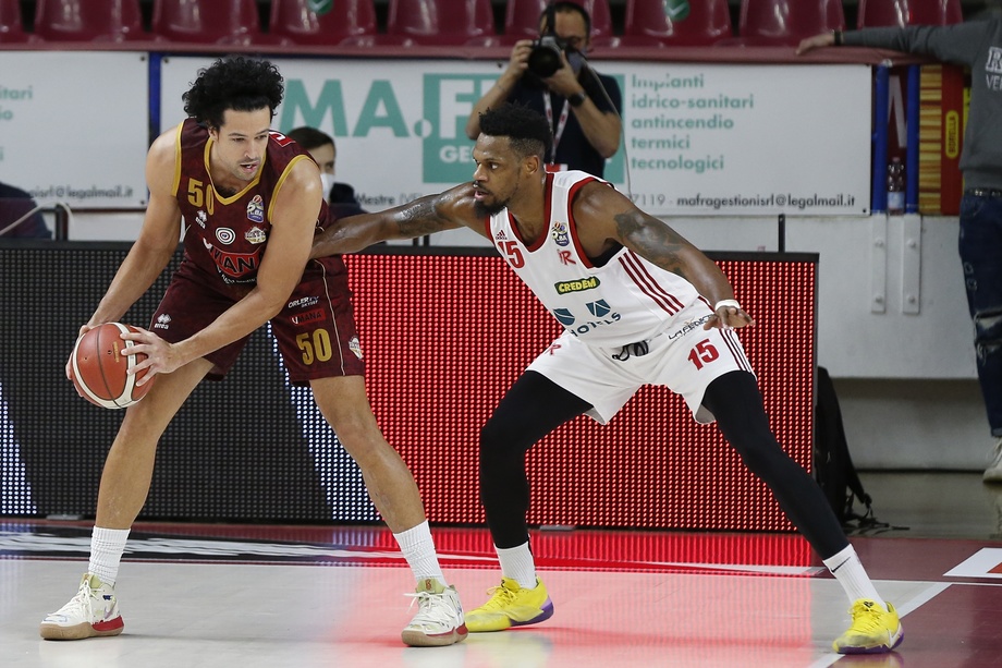 Umana Reyer Venezia, Watt festeggia il suo record stagionale per punti (22), tiri da 2 segnati (9), rimbalzi (8) e recuperi (4)