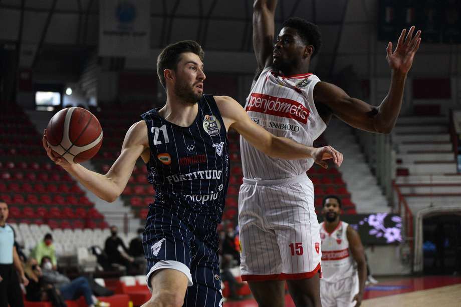 Serie A UnipolSai: il recupero alla Fortitudo Lavoropiù Bologna, battuta l'Openjobmetis Varese