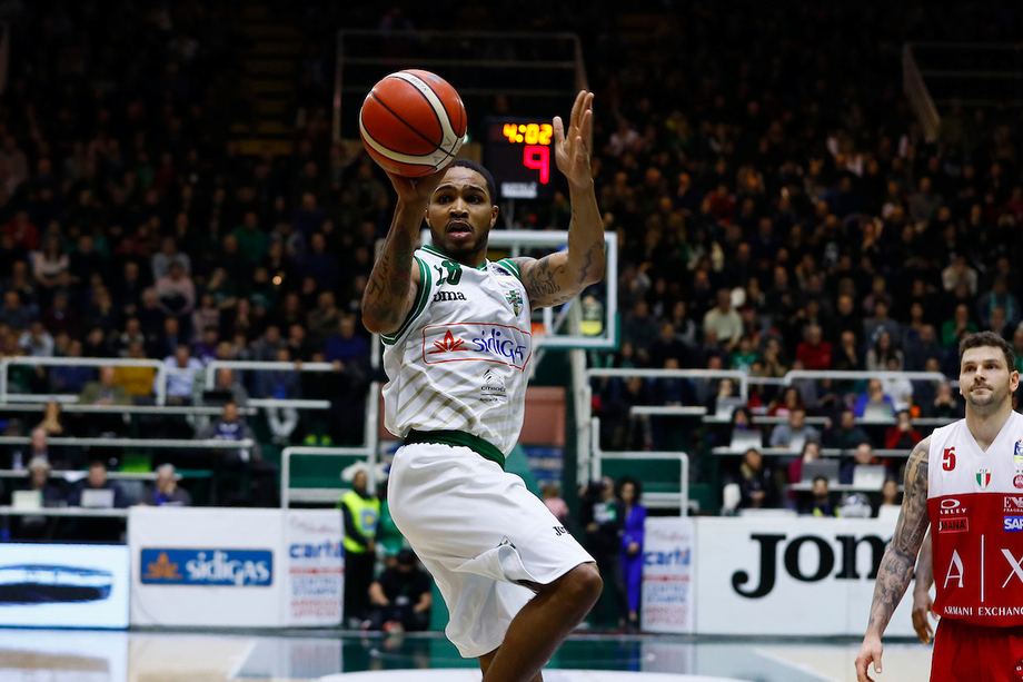 Sidigas, stop alla capolista Milano. Sykes nelle ultime 3 gare ha segnato più di tutti (25 punti a partita)