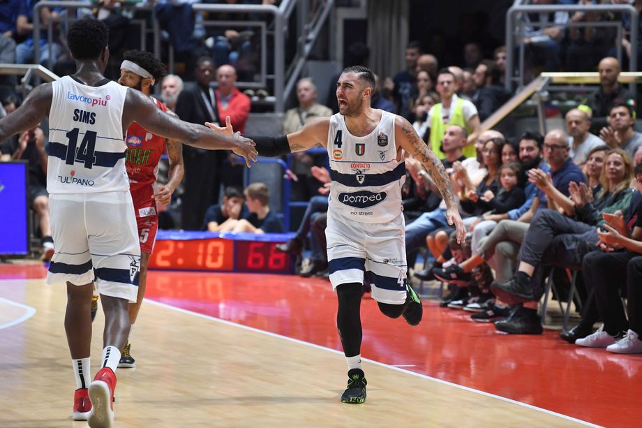 Le gare della domenica: con Fortitudo-Olimpia torna una sfida storica del nostro basket. Aradori tocca quota 400 gare in A. La Virtus a Trieste cerca di eguagliare la striscia del 2000-01
