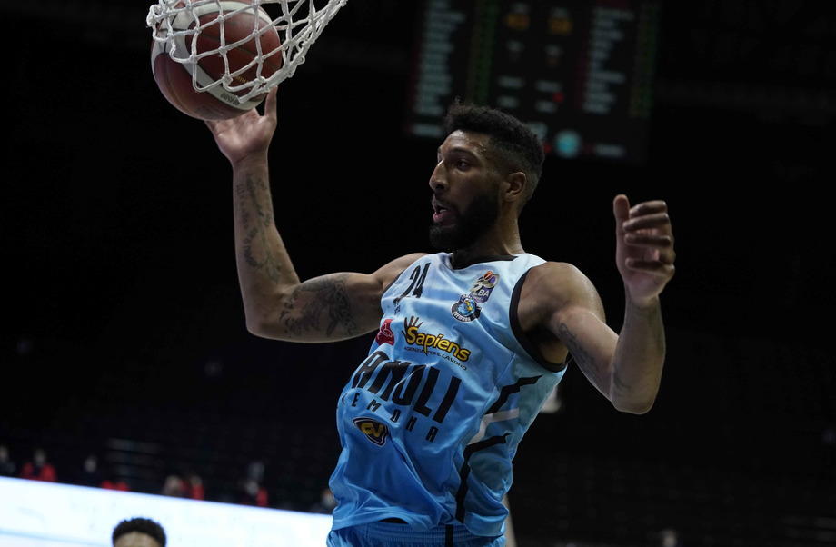 Vanoli, terza vittoria nel segno di Jarvis Williams e Marcus Lee (seconda 'doppia doppia' consecutiva e record stagionale di Cremona per rimbalzi)