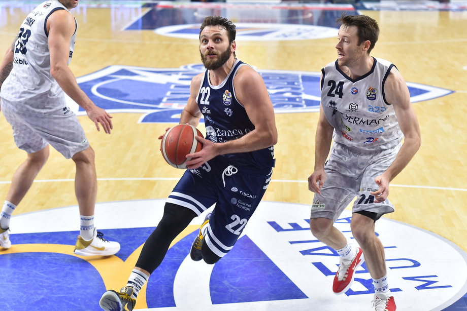 Serie A UnipolSai: la domenica si apre con il "lunch match" tra Germani Brescia e Banco di Sardegna Sassari