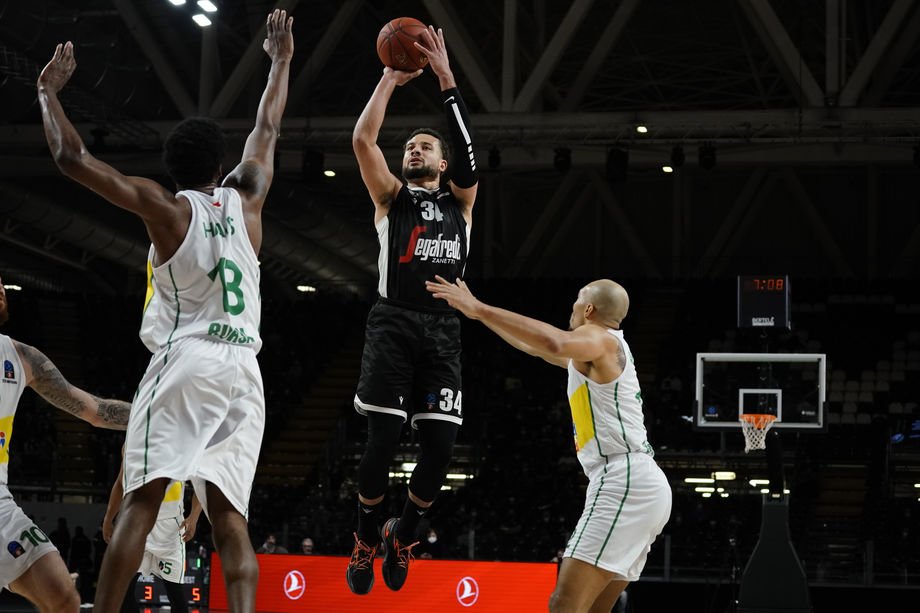 Eurocup: Weems e Jaiteh glaciali, la Virtus Segafredo Bologna in volata contro il Bursaspor