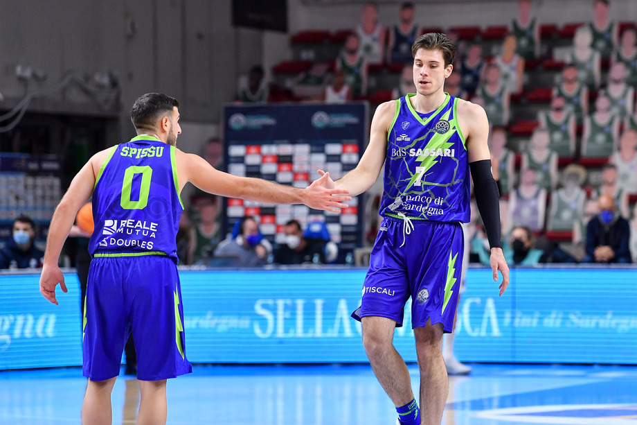 Basketball Champions League: il Banco di Sardegna Sassari beffato in Repubblica Ceca dal Nymburk