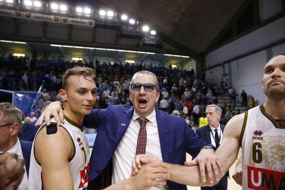 L'Umana a Cremona tira con il 50%  e diventa la terza squadra capace di ribaltare una serie a 5 sotto 1-2