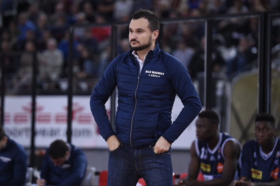 Adriano Vertemati è il nuovo allenatore dell’Openjobmetis Varese