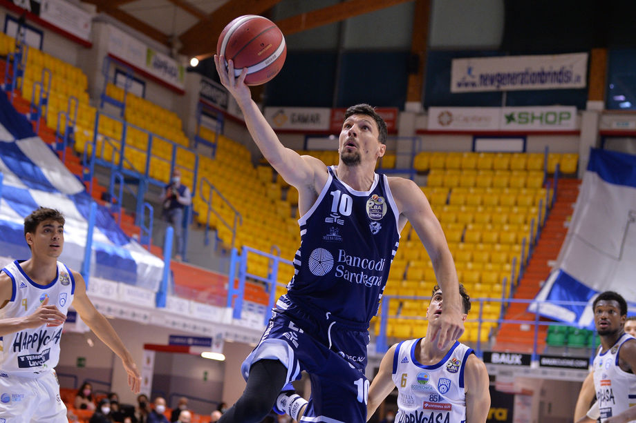 Il recupero del 23° turno di Serie A UnipolSai al Banco di Sardegna Sassari che batte l'Happy Casa Brindisi