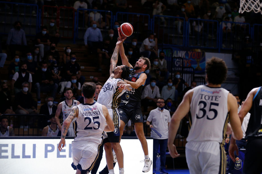 L’ex Poeta sfida Reggio Emilia nel lunch match di domenica tra UNAHOTELS e Vanoli Cremona