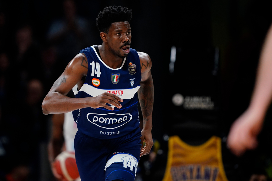 UNAHOTELS Reggio Emilia, ufficiale la firma di Henry Sims