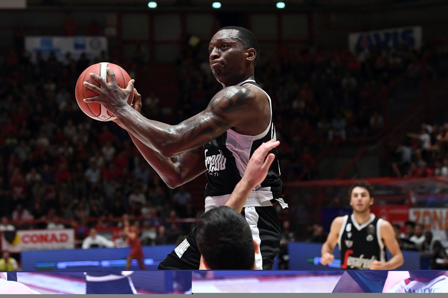 Virtus Bologna imbattuta e in testa da sola: non accadeva dalla stagione 2006-07