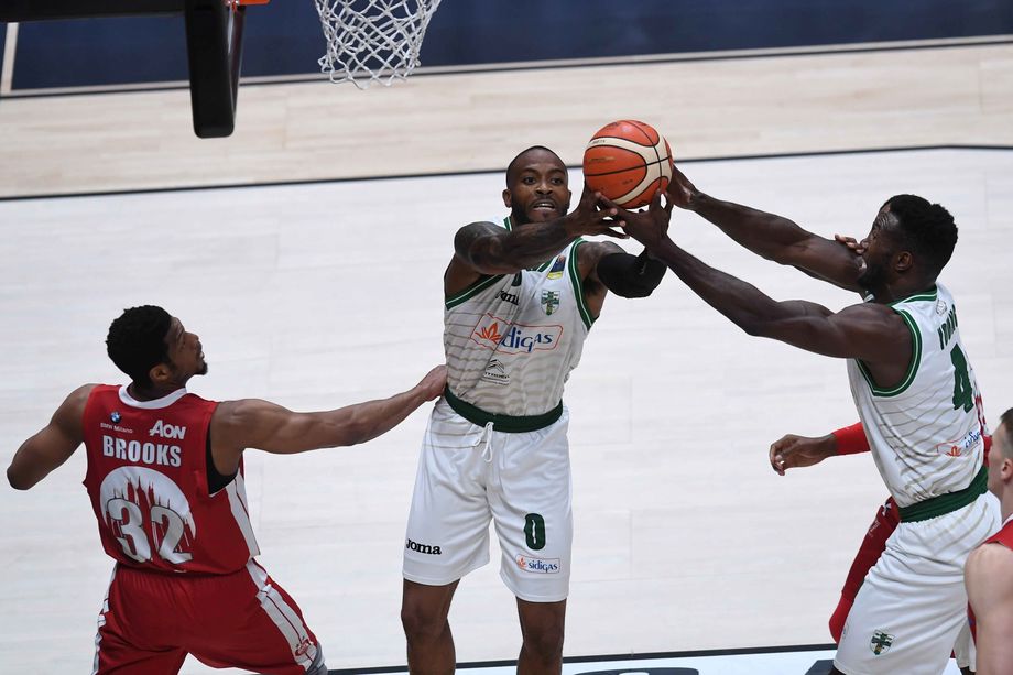 Sidigas, il blitz di Milano in gara1 grazie ai rimbalzi offensivi (19, record stagionale per Avellino)