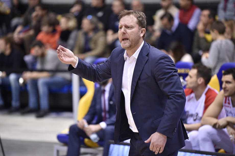 La Grissin Bon esonera il coach Devis Cagnardi