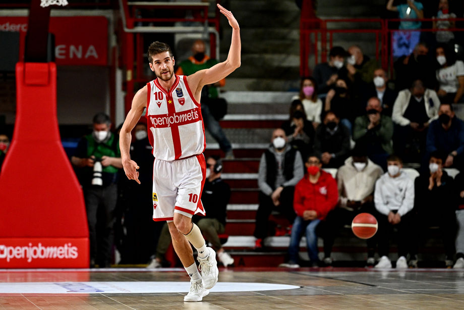 La stagione dell’Openjobmetis Varese nelle parole di Giovanni De Nicolao: “È stata un vero e proprio 'rollercoaster'. La vittoria con la Fortitudo il momento più bello”