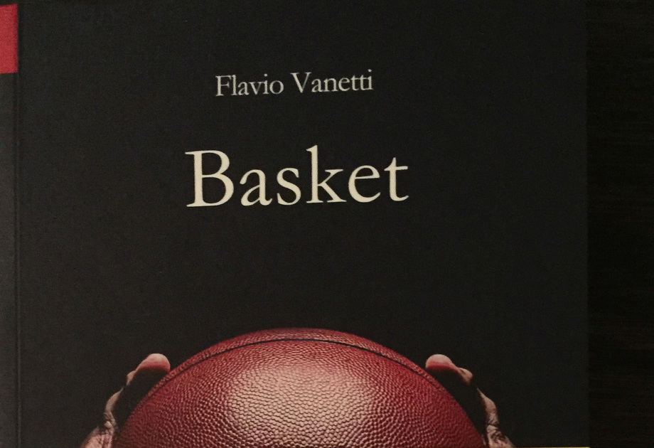 Il libro di Flavio Vanetti: un viaggio di 50 anni nella pallacanestro