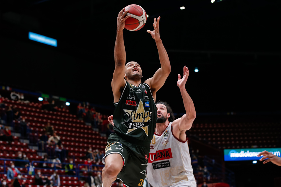 Shields decide Gara 1, nel finale l'A|X Armani Exchange Milano piega l'Umana Reyer Venezia