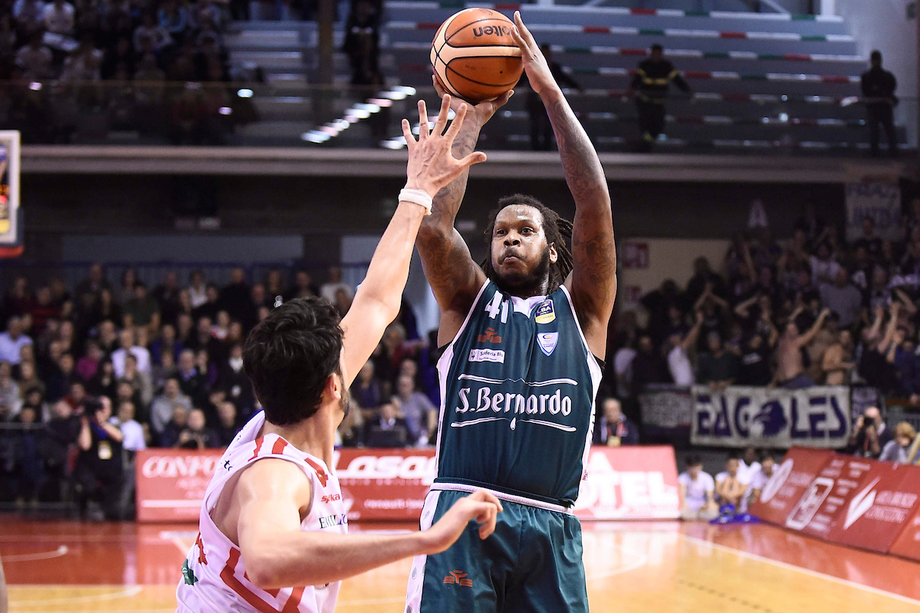 Acqua S.Bernardo Cantù, quarta vittoria consecutiva con un Davon Jefferson da record (26 punti di media nelle ultime 3)