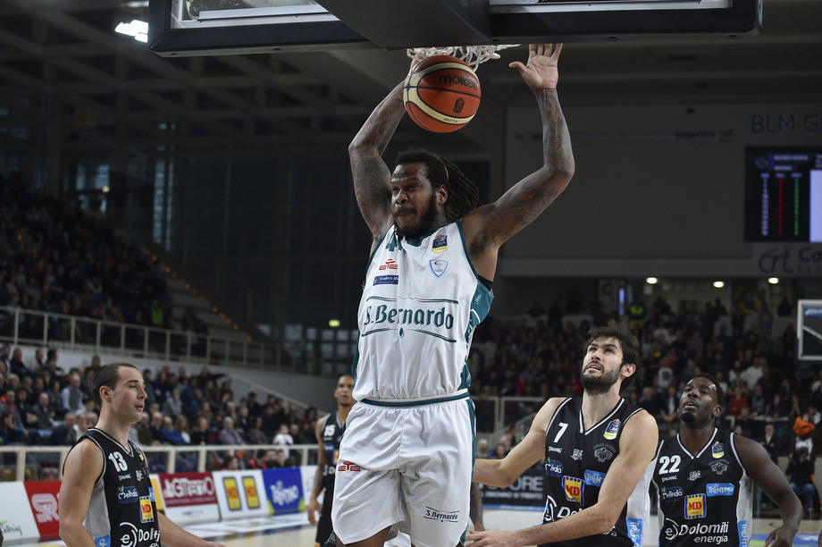 Acqua S. Bernardo Cantù, per Jefferson quarta prova (nelle ultime 5 gare) oltre i 20 punti 